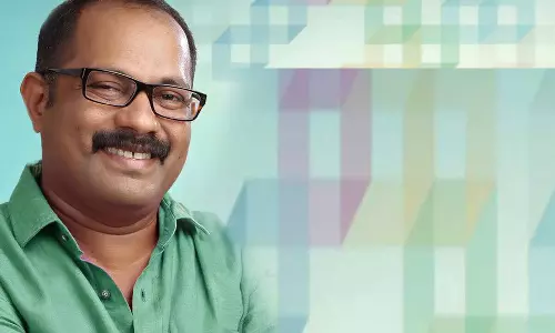 കെ.എം ഷാജിയെ അയോഗ്യനാക്കിയ ലഘുലേഖ; വളപട്ടണം എസ്.ഐക്ക് ഹൈകോടതിയുടെ നോട്ടീസ് കെ.എം ഷാജിയെ അയോഗ്യനാക്കിയ ലഘുലേഖ; വളപട്ടണം എസ്.ഐക്ക് ഹൈകോടതിയുടെ നോട്ടീസ്