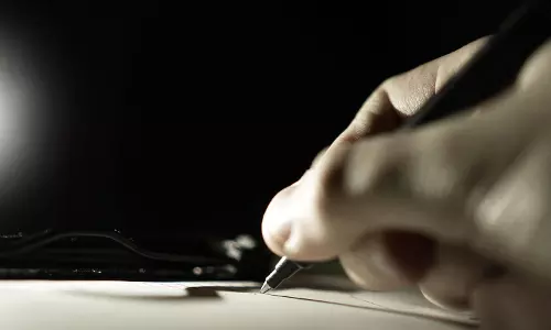 ഭിന്നശേഷിക്കാരായ കുട്ടികള്‍ക്ക് മാഹിന്റെ അത്ഭുതപേന... 