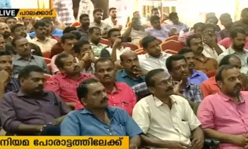 പിരിച്ചു വിടല്‍ നീക്കം ചെറുക്കുമെന്ന് എം പാനല്‍ ജീവനക്കാര്‍