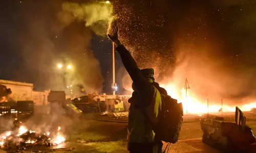 ഫ്രാന്‍സില്‍ വീണ്ടും പ്രതിഷേധം തുടരാന്‍ നീക്കം 