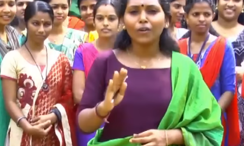 സഹപാഠികളെ ക്യാന്‍വാസിലാക്കി ശ്രുതി 