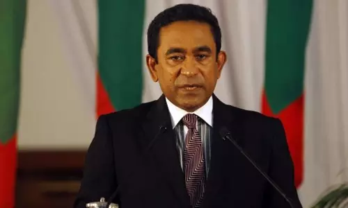 മാലദ്വീപ് മുന് പ്രസിഡന്റ് അബ്ദുള്ള യമീന്റെ ബാങ്ക് അകൗണ്ടുകള് കോടതി മരവിപ്പിച്ചു മാലദ്വീപ് മുന് പ്രസിഡന്റ് അബ്ദുള്ള യമീന്റെ ബാങ്ക് അകൗണ്ടുകള് കോടതി മരവിപ്പിച്ചു