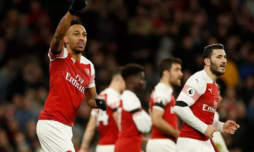 പ്രീമിയര്‍ ലീഗില്‍ ലെസ്റ്ററിനും ആഴ്‌സണലിനും ടോട്ടനത്തിനും ജയം