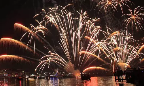 പുതുവര്‍ഷത്തിലെ വെടിക്കെട്ടില്‍ റാസല്‍ഖൈമക്ക് രണ്ട് ലോകറെക്കോര്‍ഡ്