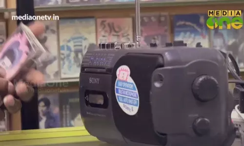 അജ്മാനിലെ ഇന്നുമുള്ള കാസറ്റ് കടകൾ 