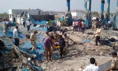 കർണാടകയിൽ പഞ്ചസാര ഫാക്ടറിയിൽ പൊട്ടിത്തെറി; ആറു മരണം  