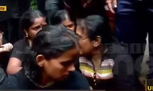 മനിതി സംഘത്തെ കയ്യൊഴിഞ്ഞ് സര്‍ക്കാരും ഹൈക്കോടതി നിരീക്ഷണ സമിതിയും
