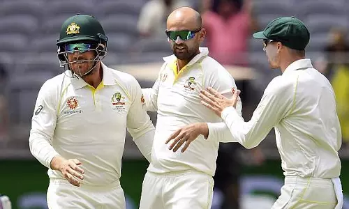 രണ്ടാം ഇന്നിങ്സില്‍ തകര്‍ന്നടിഞ്ഞ് ഇന്ത്യ