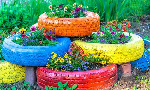 മണ്ണില്‍ തൊടാതെ വിളവെടുപ്പ്; ടയര്‍ ഗാര്‍ഡനിങ് കാണാം