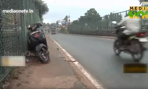 ലോറിയില്‍ നിന്നുള്ള കയര്‍ സ്‌കൂട്ടറില്‍ കുരുങ്ങി യുവതി മരിച്ചു