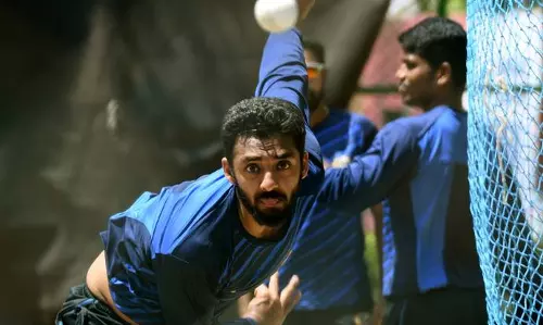 ആ നിഗൂഢ സ്പിന്നറെ  പഞ്ചാബ് പൊക്കിയത് കോടികളെറിഞ്ഞ് 