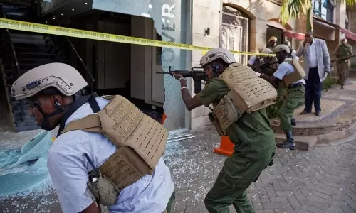 നെയ്റോബിയിലെ കെട്ടിട സമുച്ചയത്തില്‍ ഭീകരാക്രമണം: കൊല്ലപ്പെട്ടവരുടെ എണ്ണം 21 ആയി