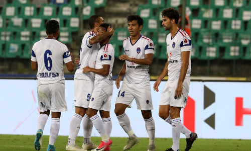 ബംഗളൂരുവിനെ മലര്‍ത്തിയടിച്ച് ഡല്‍ഹി ഡൈനാമോസ്