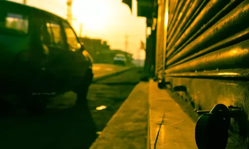 കടകള്‍ തുറക്കും; ഹര്‍ത്താല്‍ ആഹ്വാനത്തെ വെല്ലുവിളിച്ച് വ്യാപാരികള്‍