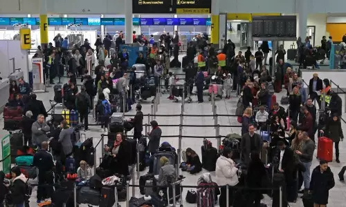 ഗാറ്റ്‌വിക് വിമാനത്താവളത്തില്‍ ഒരുലക്ഷത്തിലേറെ യാത്രക്കാരെ വലച്ച് ഡ്രോണ്‍