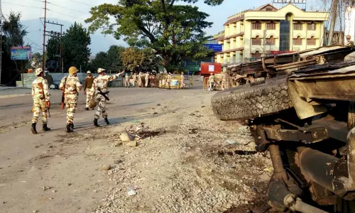അരുണാചല്‍ പ്രദേശില്‍ പ്രതിഷേധം ആളിക്കത്തുന്നു