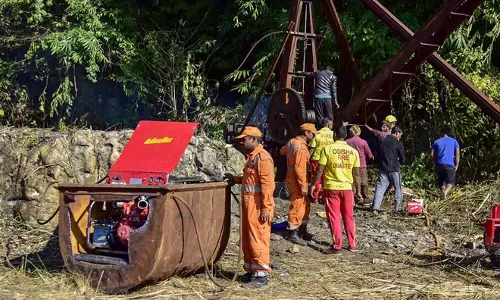 ‘മേഘാലയ ഖനിയില്‍ കുടുങ്ങിയവരെ രക്ഷിക്കാന്‍ അടിയന്തരമായി ഇടപെടണം’  സുപ്രീം കോടതിയില്‍ ഹരജി