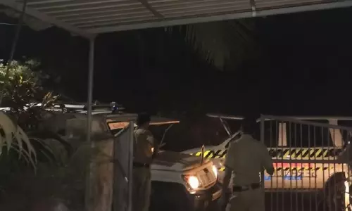 കണ്ണൂരില്‍ വ്യാപക അക്രമം തുടരുന്നു; എ.എന്‍ ഷംസീര്‍, പി.ശശി, വി.മുരളീധരന്‍ എന്നിവരുടെ വീടിന് നേരെ ബോംബേറ്