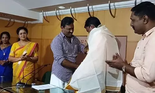 ആംബുലന്‍സിന് വഴി കാട്ടിയ സിവില്‍ പൊലീസ് ഓഫീസറെ ഇനി വെള്ളിത്തിരയില്‍ കാണാം