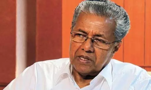 സുപ്രിം കോടതി വിധി അനുസരിക്കാനാകില്ലെങ്കിൽ‌ തന്ത്രി സ്ഥാനമൊഴിയുകയാണ് വേണ്ടതെന്ന് മുഖ്യമന്ത്രി