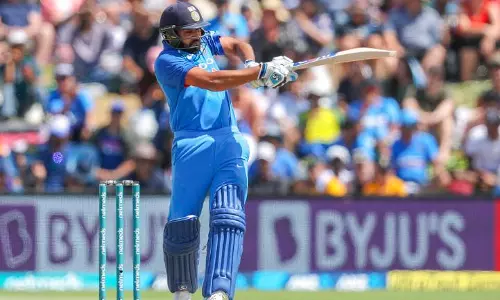 വെള്ളം കുടിച്ച് കിവികള്‍; ഇന്ത്യ ശക്തമായ നിലയില്‍