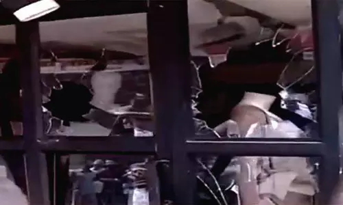 കോഴിക്കോട് ജില്ലയില്‍ വ്യാപക അക്രമം; വിവിധ പാര്‍ട്ടി പ്രവര്‍ത്തകര്‍ തമ്മില്‍ ഏറ്റുമുട്ടി