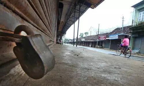 പോലീസ് സംരക്ഷണം ഉറപ്പ് നല്‍കിയാല്‍ മാത്രമേ ഇനി ഹര്‍ത്താല്‍ ദിനത്തില്‍ കടകള്‍ തുറക്കുകയുള്ളൂവെന്ന് വ്യാപാരികള്‍