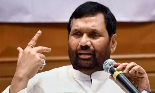 സ്ത്രീകള്‍ ബഹിരാകാശത്ത് വരെ പോകുന്നു, പിന്നെ എന്തുകൊണ്ട് ശബരിമലയില്‍ പൊയ്ക്കൂടാ? രാം വിലാസ് പാസ്വാന്‍