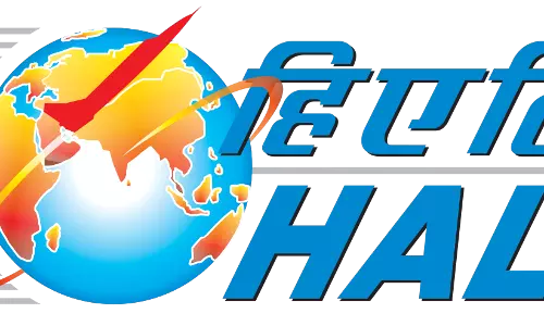 പ്രതിരോധ സാമഗ്രികള്‍ നിര്‍മ്മിക്കുന്ന ബെംഗളൂരുവിലെ എച്ച്.എ.എല്‍ കമ്പനിയെ തകര്‍ക്കാന്‍ മോദി സര്‍ക്കാര്‍ ശ്രമിക്കുന്നുവെന്ന് തൊഴിലാളികള്‍