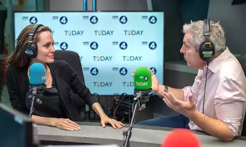 രാഷ്ട്രീയ പ്രവേശന സൂചന നല്‍കി ആഞ്ജലീന ജോളി