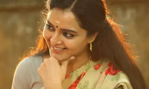 “വീട്ടിൽ വരുന്നവരോട് ചായ എടുക്കട്ടേ എന്നല്ല, കഞ്ഞി എടുക്കട്ടേ എന്നാണ് ചോദിക്കുന്നത്” ട്രോളുകളെ കുറിച്ച് മഞ്ജു വാര്യര്‍