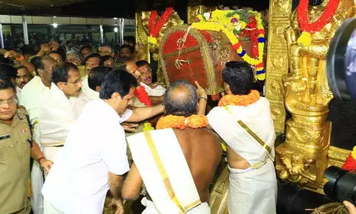 മണ്ഡലപൂജയുടെ പ്രധാന ചടങ്ങായ തങ്കഅങ്കി ഘോഷയാത്ര നാളെ സന്നിധാനത്തെത്തും