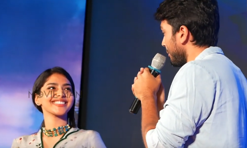 ഐശ്വര്യ ലക്ഷ്മി ഉണ്ടെങ്കില്‍ പിന്നെ പടം ഹിറ്റല്ലേയെന്ന് കാളിദാസന്‍; ചിരിയോടെ മുഖം മറച്ച് നായിക