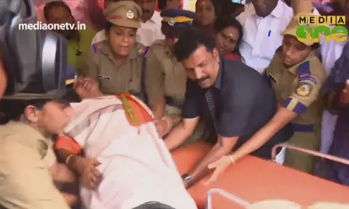 ബിജെപിയുടെ നിരാഹാര സമരത്തിൽ സീനിയർ താരങ്ങൾ ബിജെപിയുടെ നിരാഹാര സമരത്തിൽ സീനിയർ താരങ്ങൾ