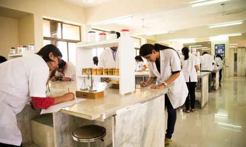 നിര്മിത ഔഷധങ്ങളുടെ ഗുണനിലവാരം നിര്മിത ഔഷധങ്ങളുടെ ഗുണനിലവാരം