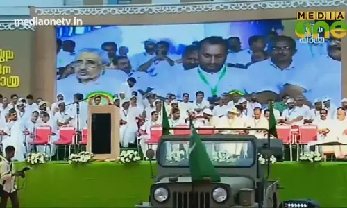 യൂത്ത് ലീഗുകാരെ വെല്ലുവിളിക്കാൻ നിൽക്കരുത് അവർ ഒറ്റക്കല്ല യൂത്ത് ലീഗുകാരെ വെല്ലുവിളിക്കാൻ നിൽക്കരുത് അവർ ഒറ്റക്കല്ല