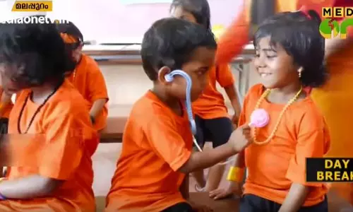 അത്ര ചെറുതായിരുന്നില്ല കുട്ടികളുടെ ഈ കോലുമിഠായി