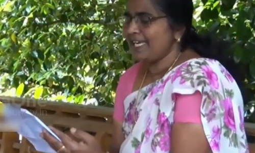 യാത്രാക്ലേശം അനുഭവിക്കുന്ന കുട്ടികള്‍ക്ക് സ്കൂള്‍ ബസ് വാങ്ങാന്‍ സംഗീത ചോദ്യാവലി പഠനപ്പാട്ടുകളുമായി ഒരു അധ്യാപിക