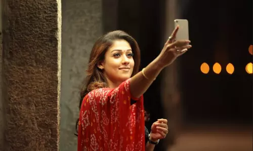 സിനിമയില്‍ 15 വര്‍ഷം പിന്നിട്ട് ലേഡി സൂപ്പർസ്റ്റാർ 