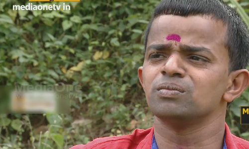 ദുരിതപ്പുഴ താണ്ടിയെത്തിയ കലാകാരന്‍; നാടന്‍പാട്ടിന്റെ ഈണങ്ങളുമായി പ്രതീഷ്