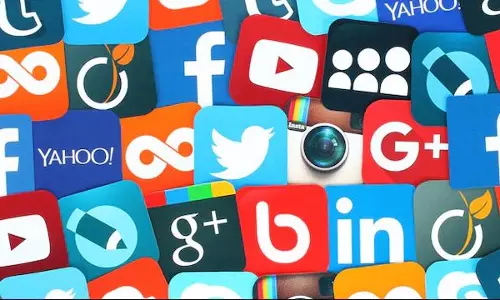 മയക്കുമരുന്ന്/സോഷ്യല്‍മീഡിയ അടിമകള്‍ തീരുമാനമെടുക്കുന്നത്  ഒരുപോലെ 