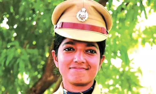 സി.പി.എം ജില്ലാ കമ്മിറ്റി ഓഫീസില്‍ റെയ്ഡ് നടത്തിയ ചൈത്ര ഐ.പി.എസിനെതിരെ നടപടി