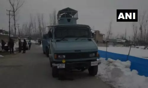 ജമ്മുകശ്മീരില്‍ തീവ്രവാദികളും സൈന്യവും ഏറ്റുമുട്ടി