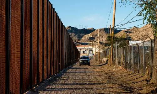 മെക്സിക്കന്‍ മതില്‍ നിര്‍മാണ നീക്കങ്ങള്‍ക്കിടെ അമേരിക്കയിലേക്കുള്ള അഭയാര്‍ഥി പ്രവാഹം കൂടുന്നു