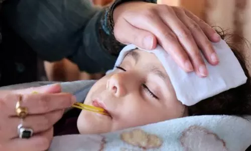 കുഞ്ഞിന് പനി വരുമ്പോള്‍ നനച്ചു തുടക്കുന്നതെങ്ങിനെ?