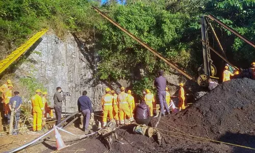 മേഘാലയയിലെ  ഖനിയില്‍ കുടുങ്ങിയവരുടെ രക്ഷാപ്രവര്‍ത്തനം തുടരുന്നു