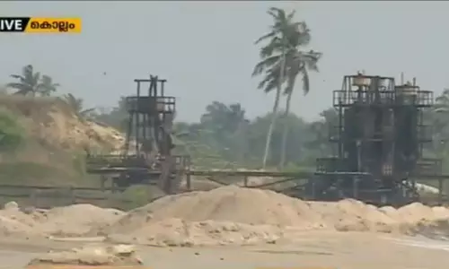 കരിമണല്‍ ഖനനം ആലപ്പാടിന് ഭീഷണിയാകുന്നു