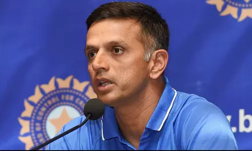 ട്രംപിന്റെ വന്‍മതില്‍ ട്വീറ്റിന് കീഴില്‍ ദ്രാവിഡിന് പിറന്നാളാശംസ നേര്‍ന്ന് നെെറ്റ് റെെഡേഴ്സ്