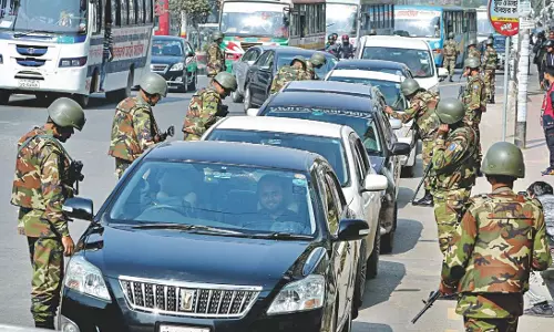 ബംഗ്ലാദേശില്‍ സുരക്ഷ ശക്തമാക്കി സൈന്യം