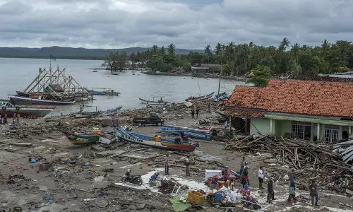 ഇന്തോനേഷ്യ; സുനാമിയില്‍ മരിച്ചവരുടെ എണ്ണം 430 കടന്നു 